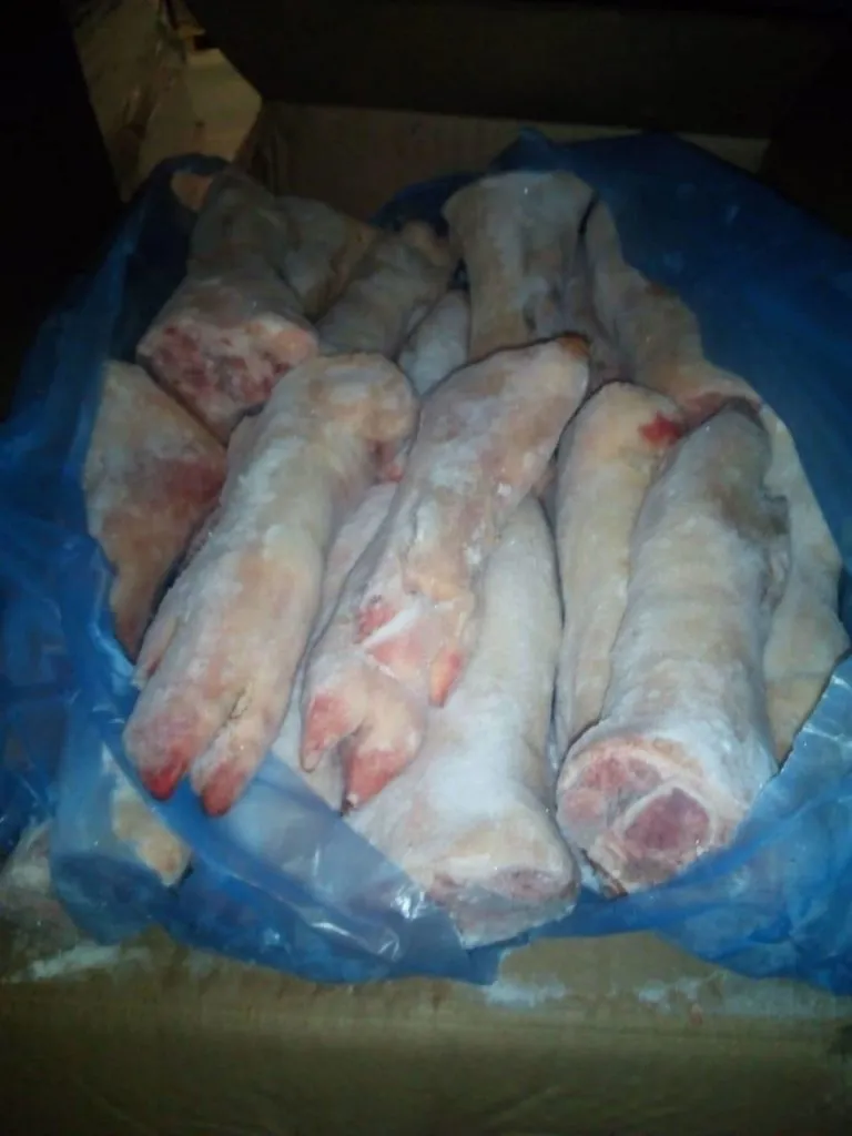 фотография продукта Ноги свиные замороженные 8 руб кг.